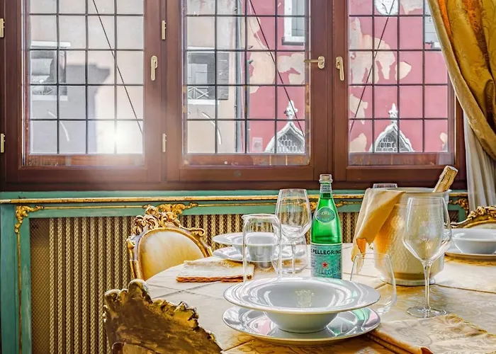 Canal View San Marco Rialto - Dogaressa Palace 1872 *