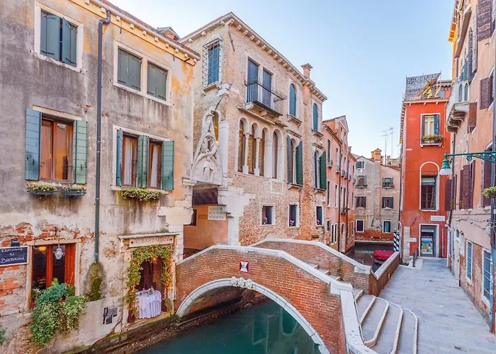 Canal View San Marco Rialto - Dogaressa Palace 1872 * Velence
