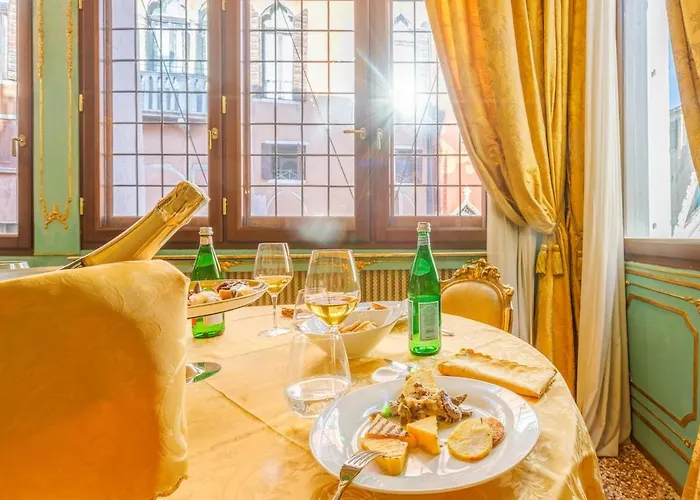 Canal View San Marco Rialto - Dogaressa Palace 1872