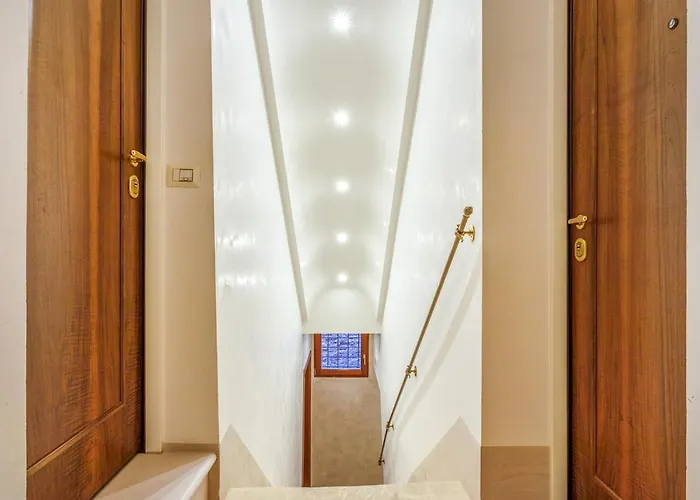 Canal View San Marco Rialto - Dogaressa Palace 1872 *