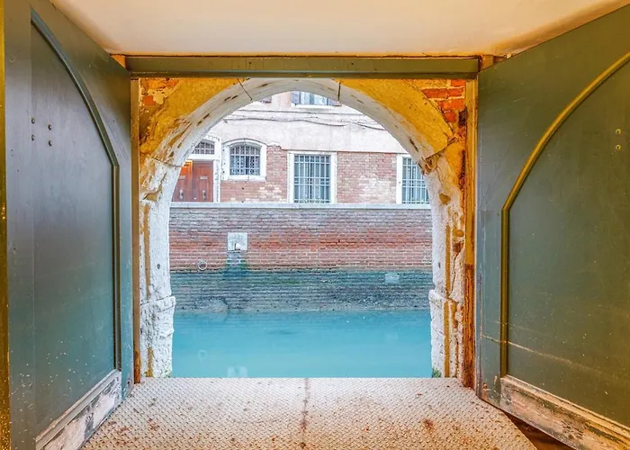 Canal View San Marco Rialto - Dogaressa Palace 1872 * Velence